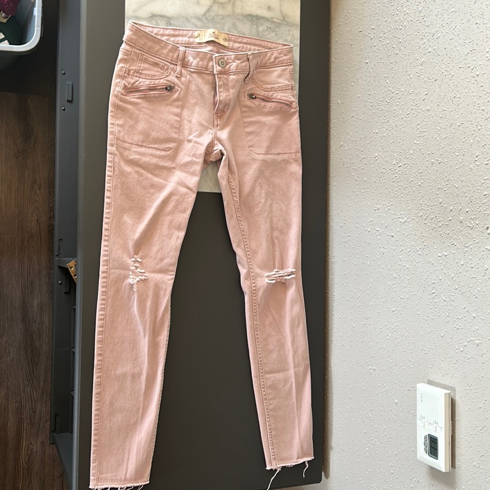 Hollister cropped super skinny jeans size 3 waist 26 only wore 2 times